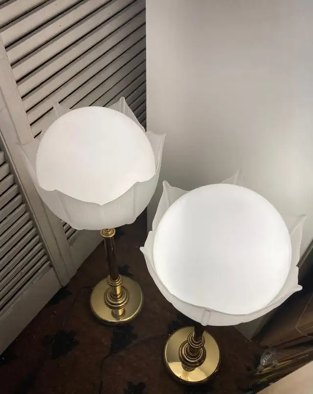 2 Mid Century 80s Table Lamp Set with Opaque Murano Glass Globe in Indoor Lighting & Fans in City of Montréal - Image 2