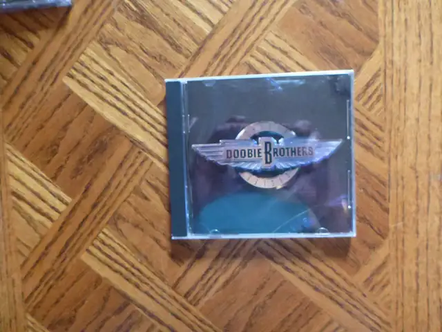 Cycles – The Doobie Brothers    CD  mint  $2.00628637311020811227