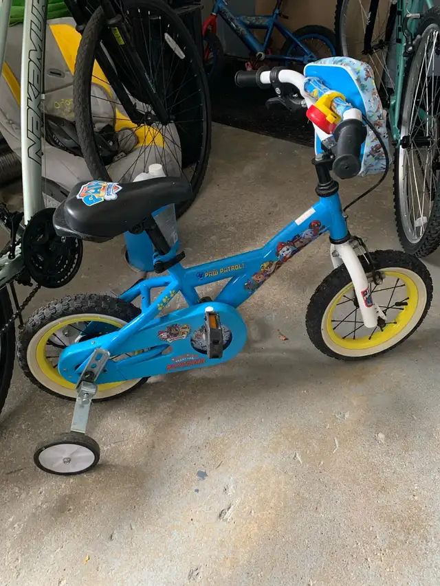 12” kids bike with training wheels  in Kids in London - Image 2