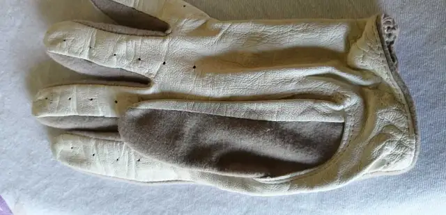 Ladies large, left hand, golf glove in Golf in Barrie - Image 3