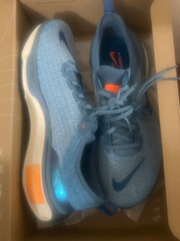 Nike zoom X invisible run flyknit 3 (BRAND NEW)