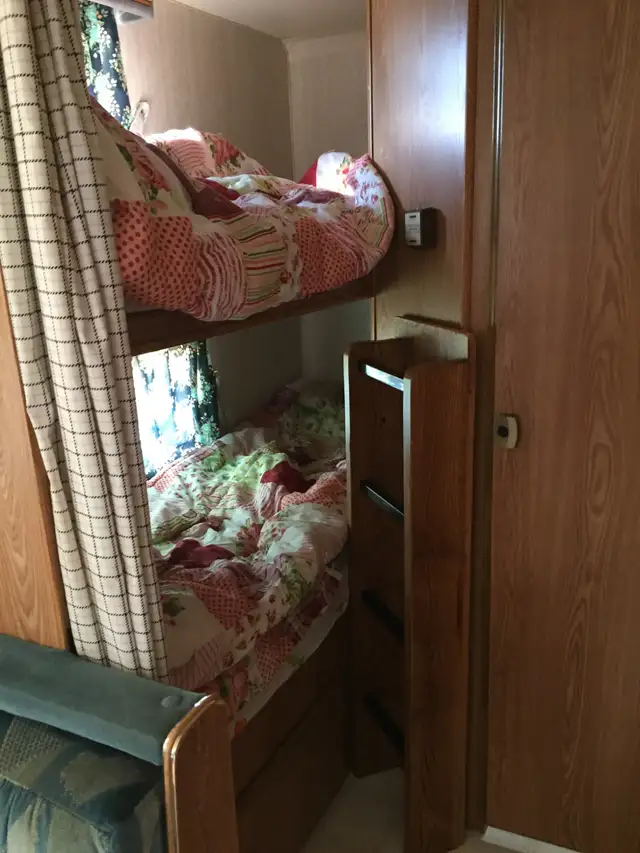 VINTAGE SKYLINE LAYTON CAMPER TRAILER RENTAL in New Brunswick in Canada - Image 9