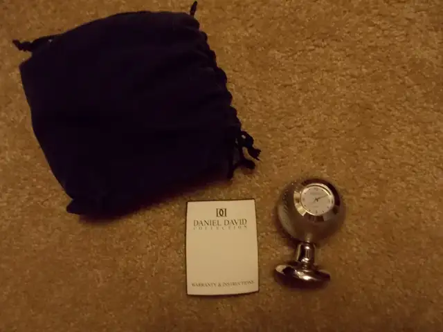 Daniel David Classic Collection Novelty Miniature Desk Clock in Home Décor & Accents in London - Image 2