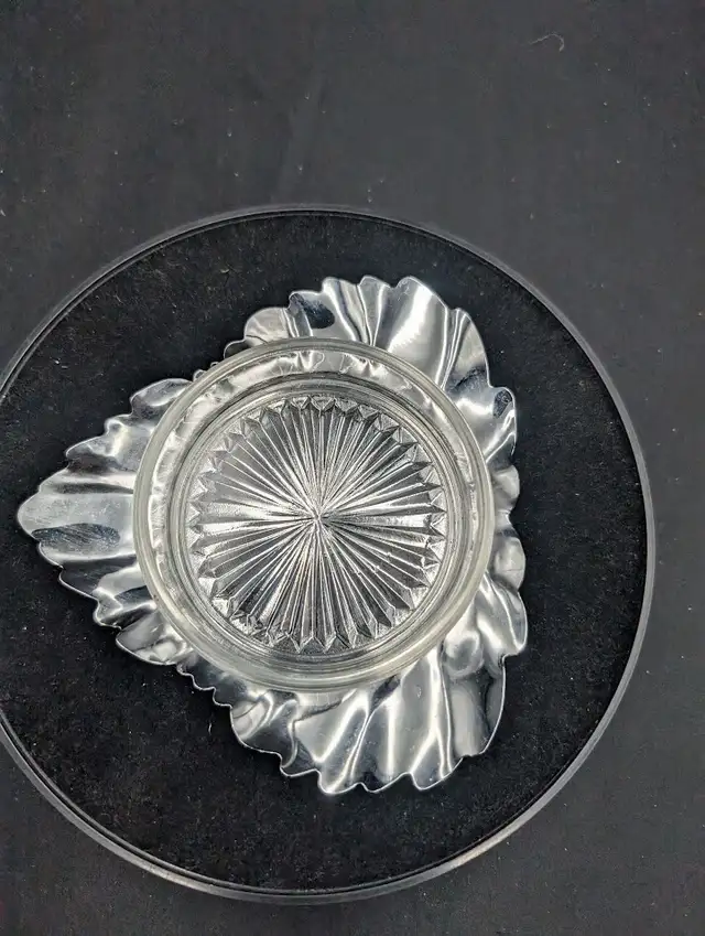 Vintage Glass and Chrome Butter Dish / Condiment Dish in Kitchen & Dining Wares in Calgary - Image 8