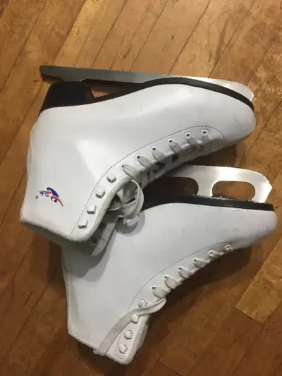 Patin à glace – Taille 26cm ou 42, View more