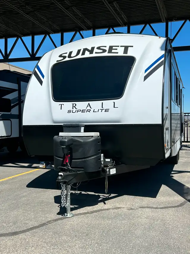 2021 Sunset Trail Super Lite RV in Travel Trailers & Campers in Revelstoke - Image 2