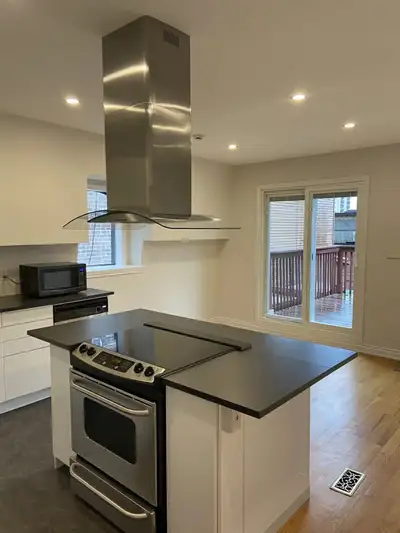 Spacious Private Room and Private Full bathroom - Internet included - Heart of New Yorkville Toronto...