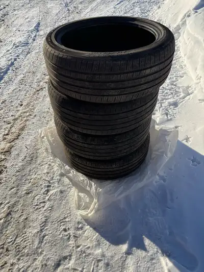 BMW Run Flat tires all season 225/45 R19 96H M+S Max load 710 Kg $300 each Rims not included Used on...