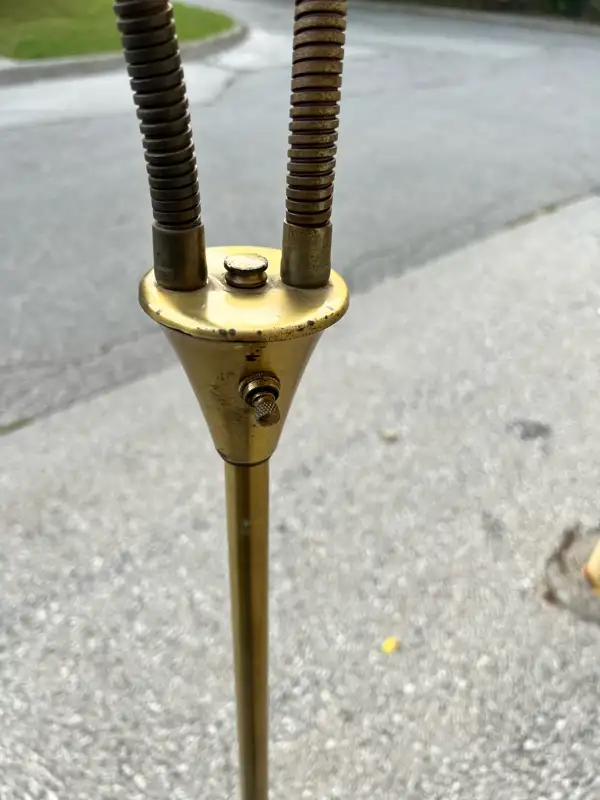 VINTAGE RETRO FLOOR LAMP with 2 BENDABLE LAMPS in Arts & Collectibles in Mississauga / Peel Region - Image 6