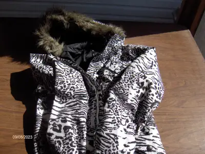 Womens winter coat, View more