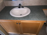 Elegantly Beautiful Bathroom Countertop with 1 sink