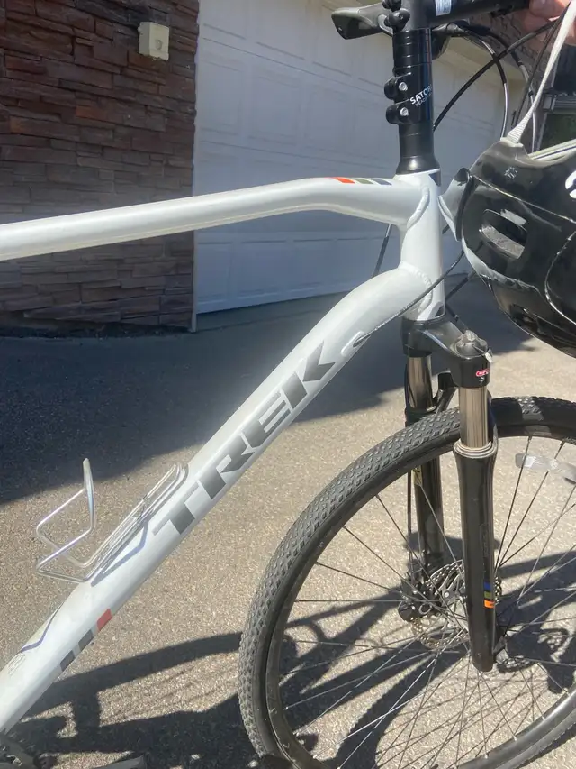 Large Trek Bike in Mountain in Strathcona County - Image 4