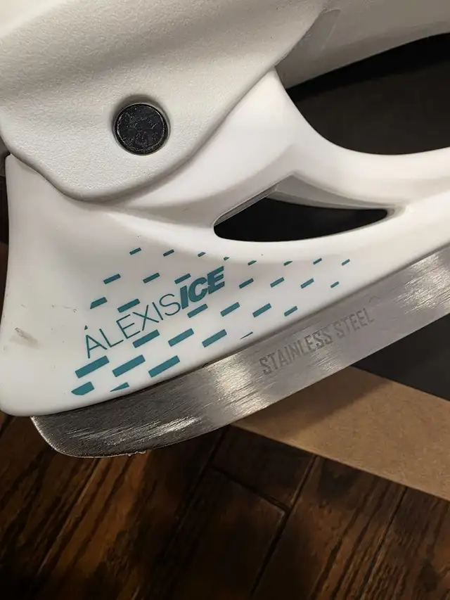 K2 Alexis ice pro women's skate size 6.5 in Skates & Blades in City of Toronto - Image 5