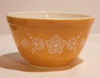 Pyrex Corning Butterfly Gold #401 Nesting bowl 5.75 inches