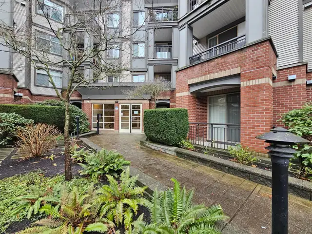 Modern 1-Bedroom Apartment in the Heart of Surrey