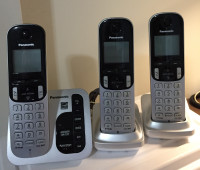 Panasonic base station with two phones - excellent condition