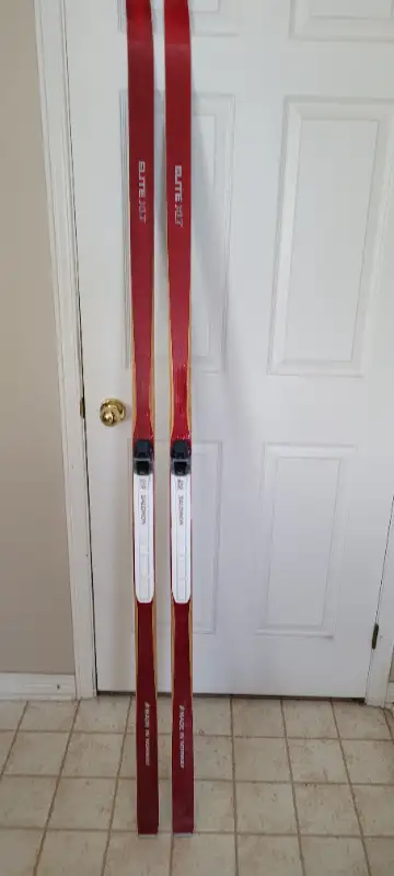 Elite XLT cross-country skis All wood, View more