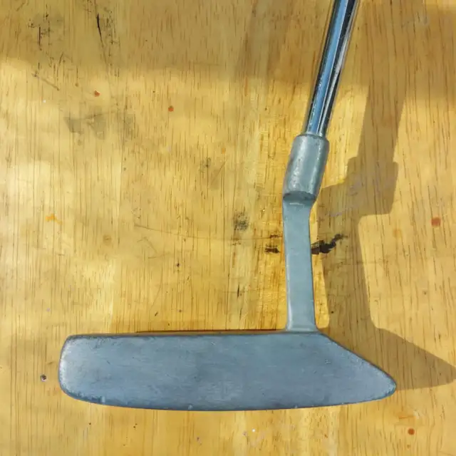 John Daly Putter (RH) - $30.00 in Golf in Belleville - Image 4