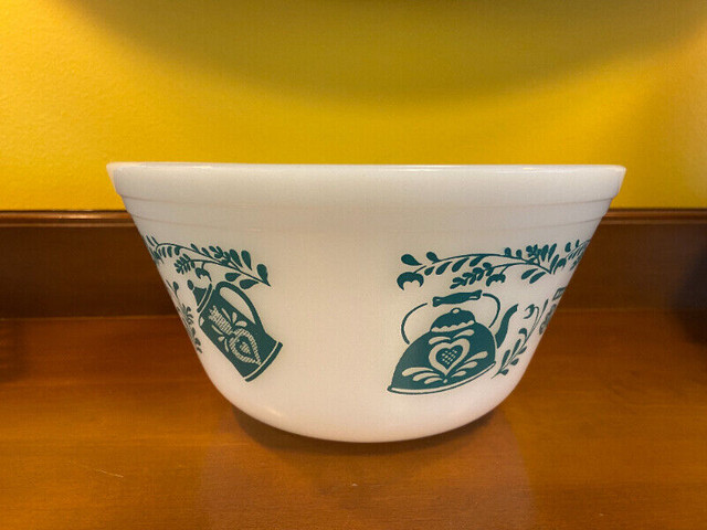 Vintage Federal Glass Heat Proof Mixing Bowl Turquoise Kitchen in Arts & Collectibles in Oshawa / Durham Region - Image 2