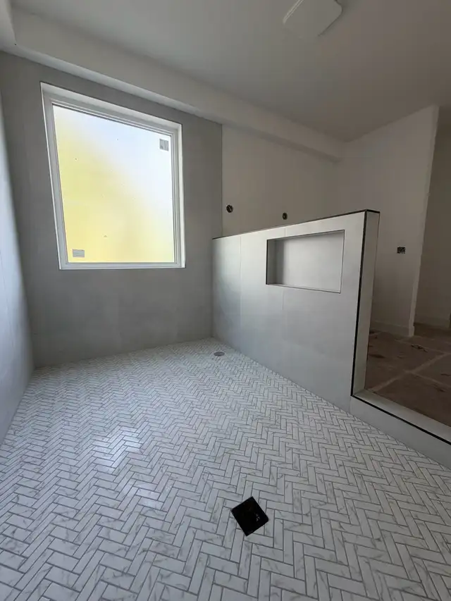 TILE SETTER537087605715783688