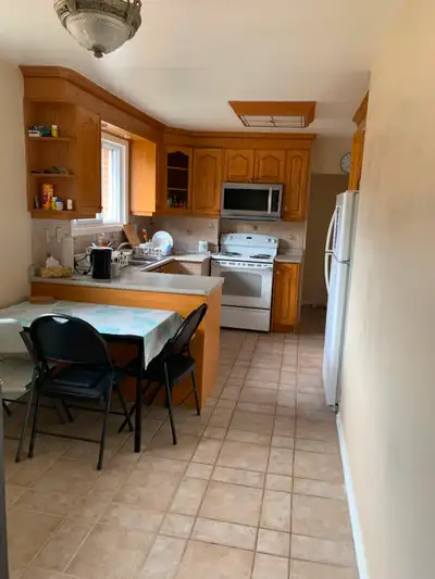 Located in the friendly and quiet Newtonbrook community(M2R 2L7, Bathurst St and Drewry Ave). 2 mins...