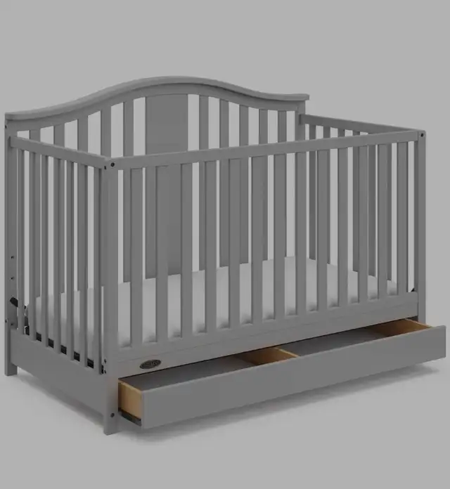 Convertable crib with storage. Used. in Cribs in Edmonton - Image 4