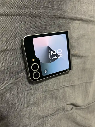 Samsung Galaxy Z Flip6 Unlocked 256GB , View more