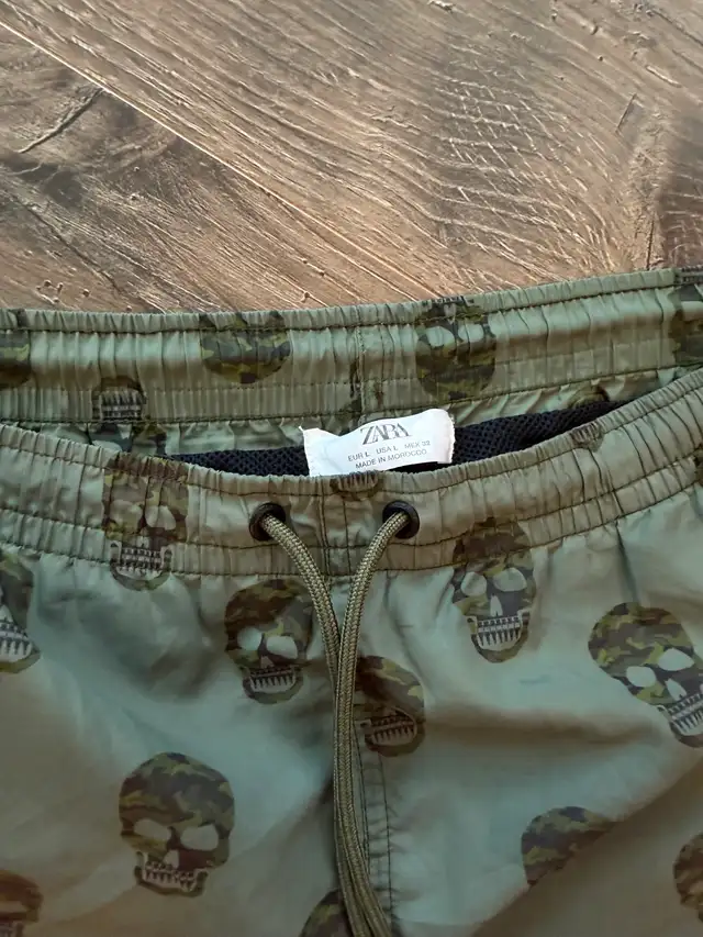 Zara men’s swimming shorts size Medium  in Men's in Mississauga / Peel Region - Image 3