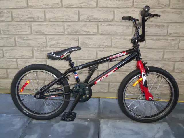 BMX 20 pouces GT comme neuf in Kids in Granby - Image 2