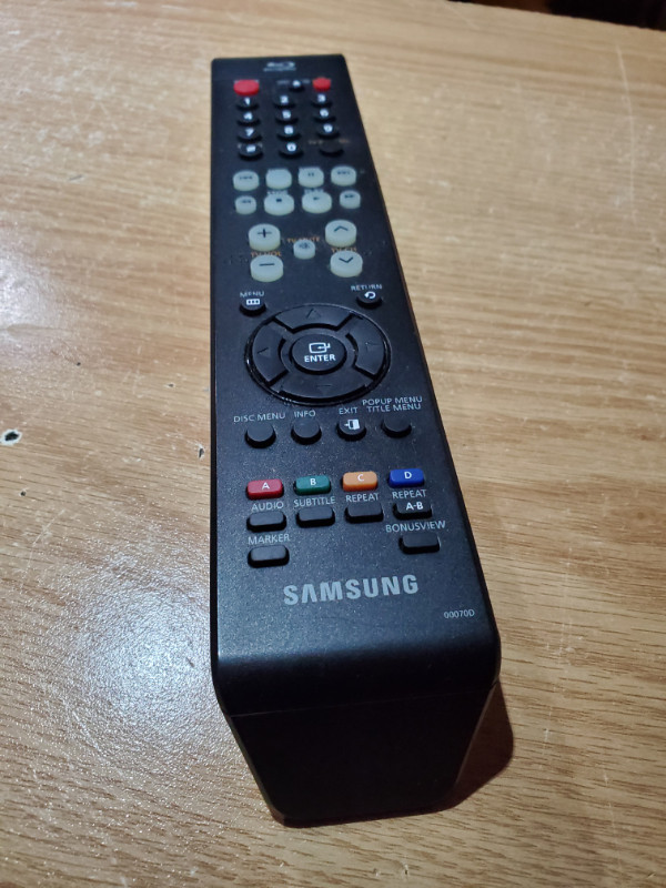 télécommande pour lecteur Blue Ray de marque Samsung, Chaînes stéréo, Trois-Rivières