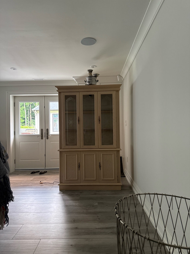  China cabinet   in Hutches & Display Cabinets in Markham / York Region