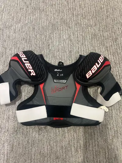 Bauer Shoulder pads -Junior Size Junior large.