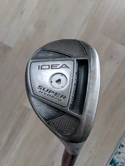Right handed Adams Super Hybrid-15 degree. Regular shaft. No headcover. Located in Timberlea.