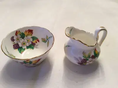 Royal Chelsea mini cream & sugar, View more