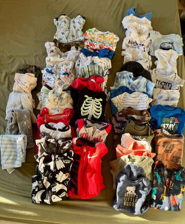 Lot de vêtements bébé garçon ( 0-3 mois)