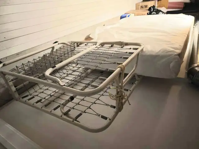 Lit pliant avec Matela / Folding Bed with Mattress in Beds & Mattresses in Longueuil / South Shore - Image 2