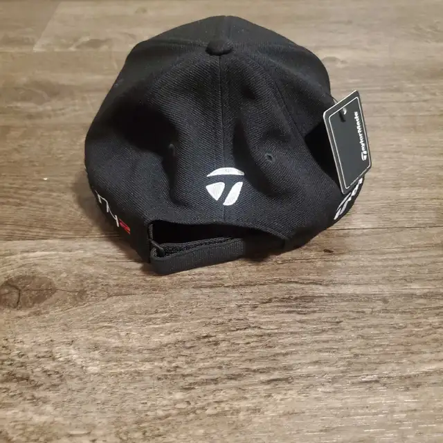 Brand New TAYLORMADE CARBONWOOD Golf Hat in Golf in Barrie - Image 4