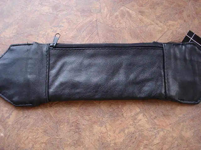 Slim Leather Fanny Pack in Other in Granby - Image 3