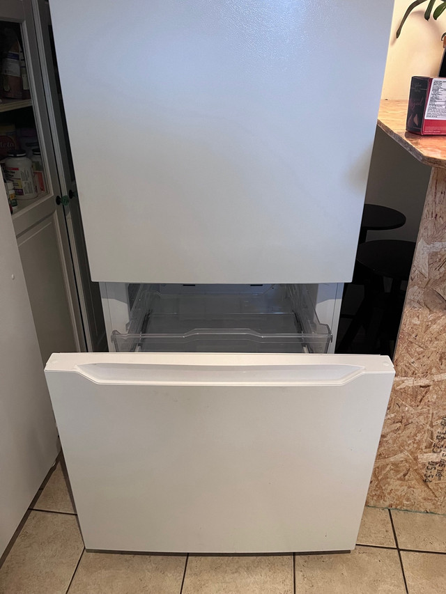 Refrigerator  in Refrigerators in City of Toronto