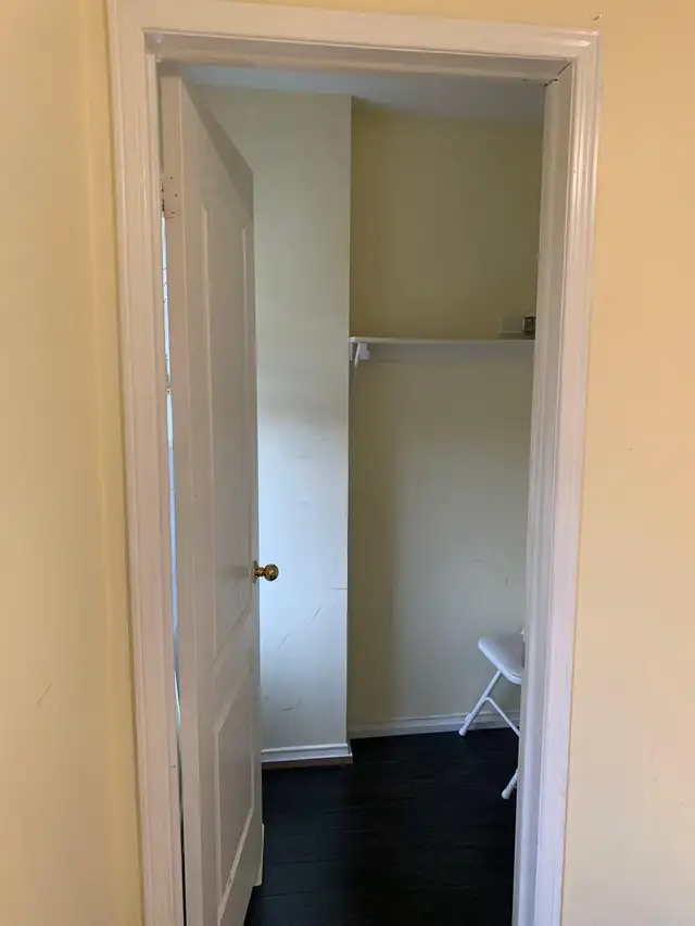 York University Village - Large Room for rent in Room Rentals & Roommates in City of Toronto - Image 7