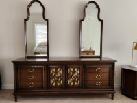 Classic solid Mahogany King size bedroom set