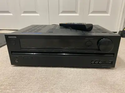 Like new condition, amazing sound Manual: https://onkyo.com/ht-r592 Features -7.1-Channel Surround S...