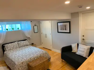 Amazing bachelor suite!