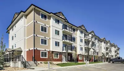⭐️Lease Takeover - Available August 1st, 2026.⭐️ Monthly Rent - $1,580 Located in - Skyview Ranch Tw...