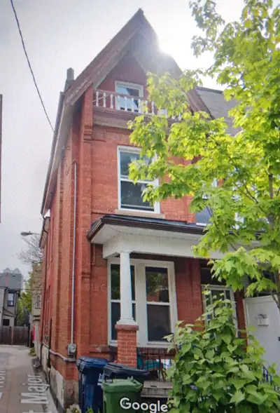 College/Spadina Bright 2 bd basement apartment