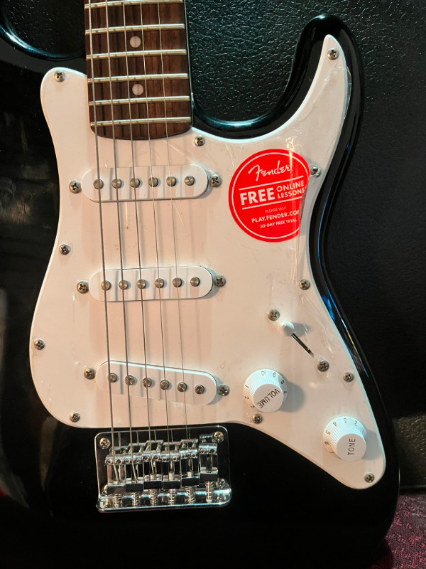 Squier Mini Stratocaster - Black in Guitars in Burnaby/New Westminster - Image 2