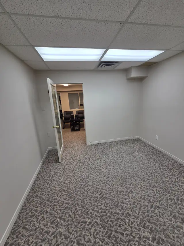 Professional office space in Commercial & Office Space for Rent in Oakville / Halton Region - Image 5