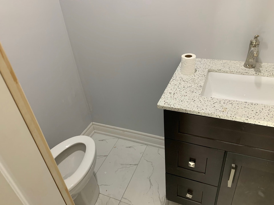 3 BR Bungalow for RENT @ S-E of Hurontario and Dundas Street 3
