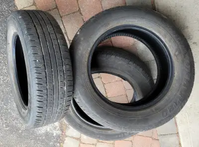 4 Dunlop all season tires (225/65R17) one of them has a patch