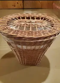 Rattan Laundry Basket with lid and lining